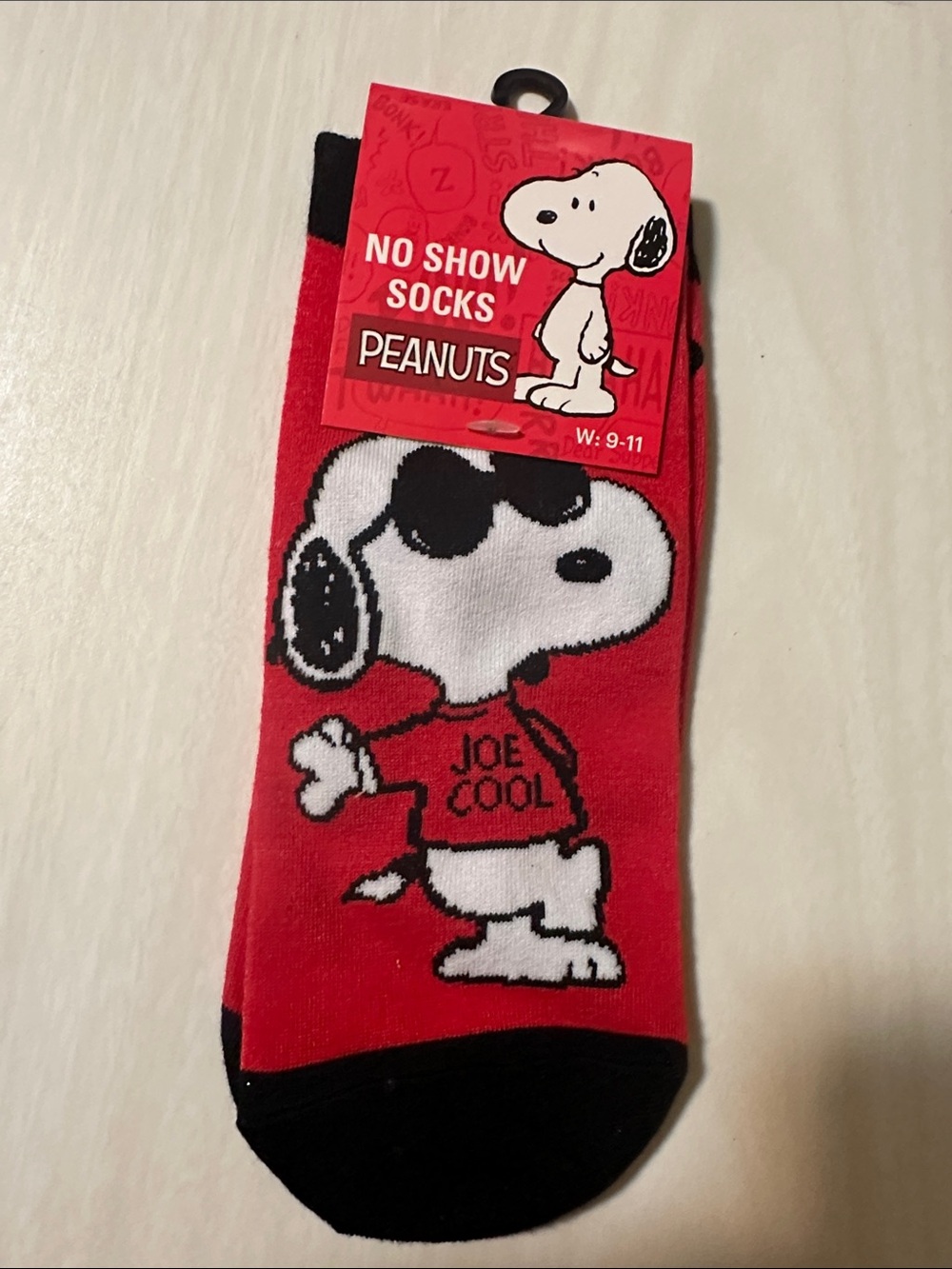 Peanuts Joe Cool No Show Socks - Red & Black